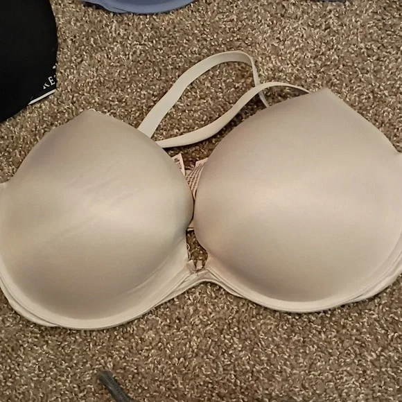 Victoria's Secret/Pink Bras...5 Total - Black, Blue, White, Cream - Picture 4 of 13